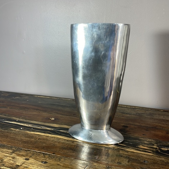 Very heavy metal vase - Picture 4 of 15